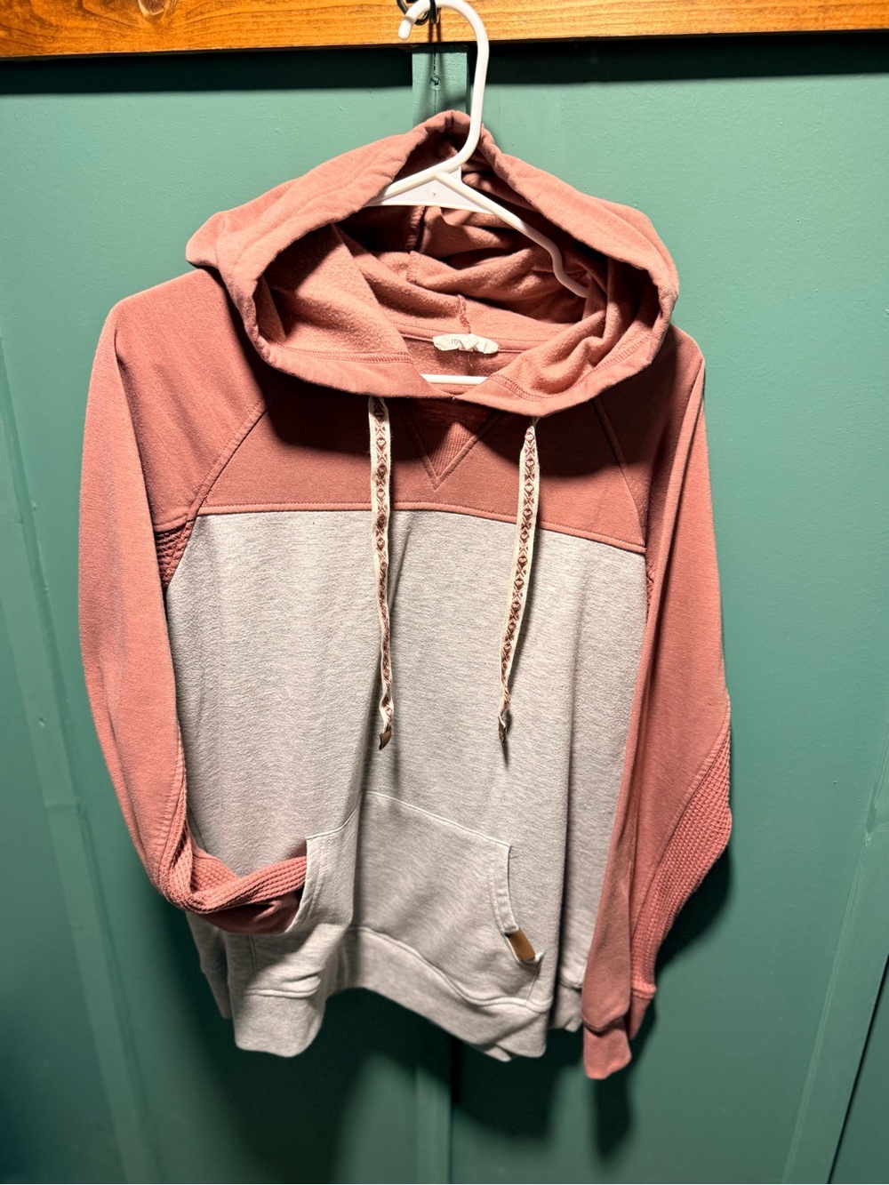 Maurices Two-Tone Hooded Pullover Sweater - Rose & Light Gray